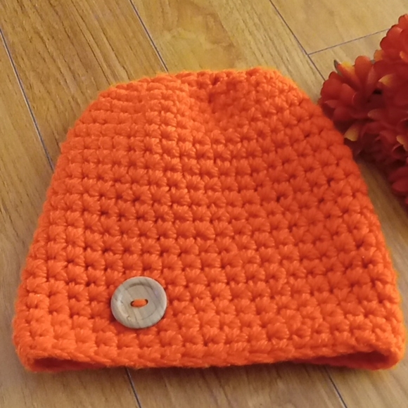 ⭐️ Host Pick ⭐️ Handmade | Burnt Orange Crocheted Hat - Picture 5 of 6
